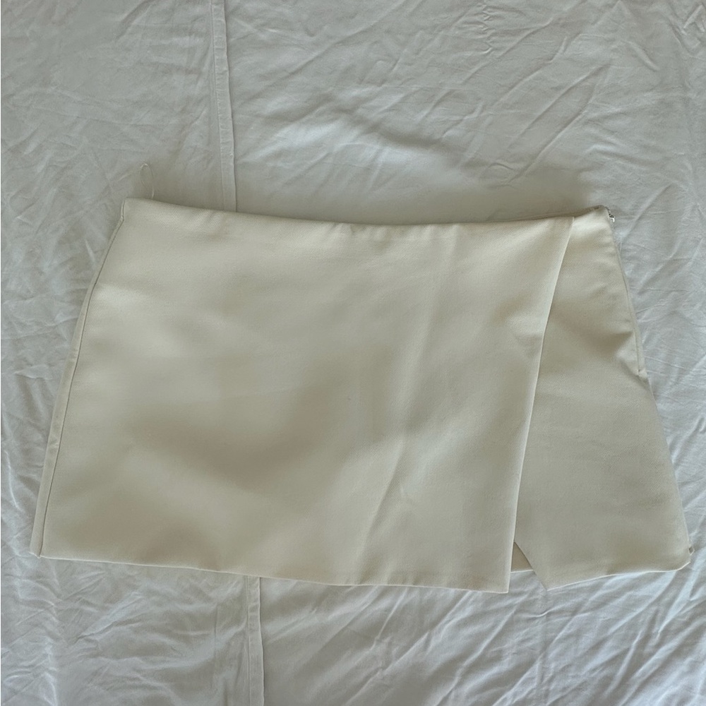 Zara Cream Fabric Detail